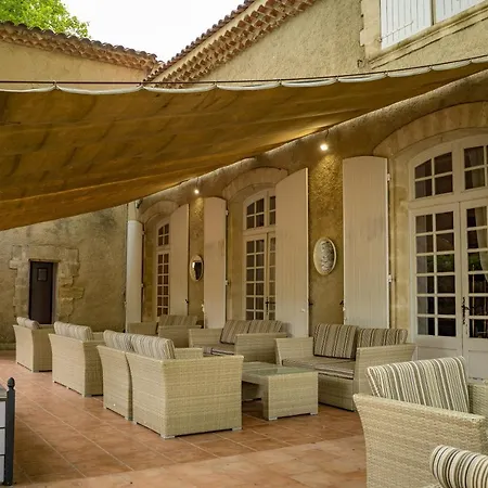 Hotel Le Moulin De Vernegues & 4*