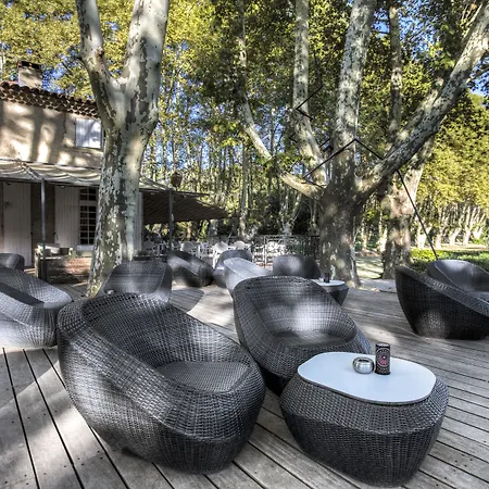 Hotel Le Moulin De Vernegues & 4*