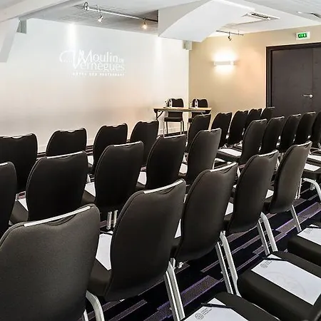 Hotel Le Moulin De Vernegues & 4*