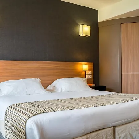 Hotel Le Moulin De Vernegues & 4*